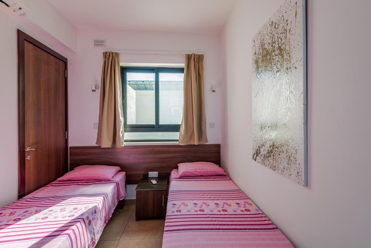 세인트폴스베이 Blue Harbour Seafront Penthouse With Large Terrace With Panoramic Sea Views - By Getawaysmalta 아파트 외부 사진