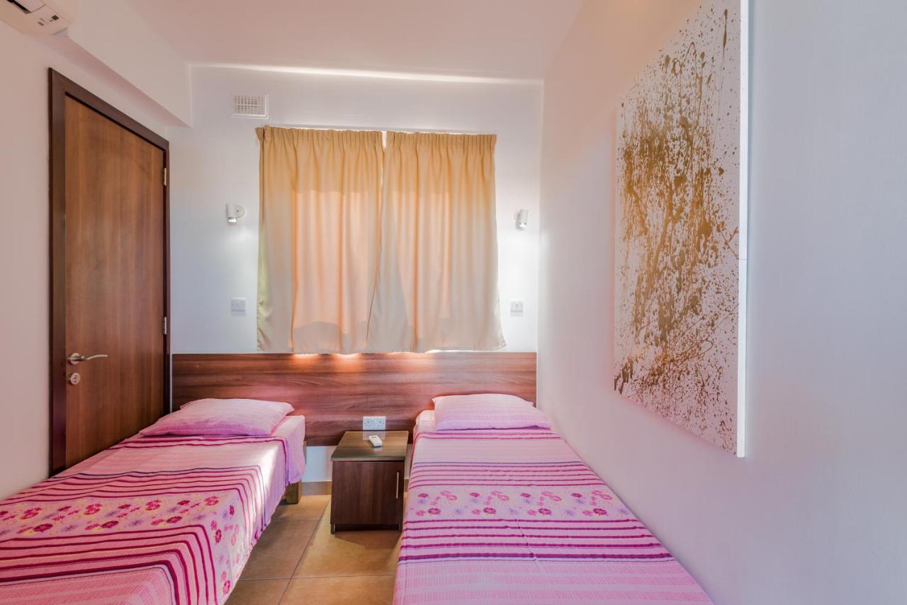 세인트폴스베이 Blue Harbour Seafront Penthouse With Large Terrace With Panoramic Sea Views - By Getawaysmalta 아파트 외부 사진